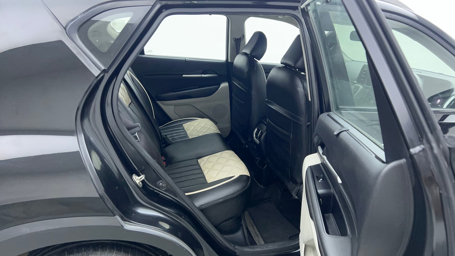 Used 2022 Kia Sonet HTX 1.5 AT Diesel Automatic interior RIGHT SIDE REAR DOOR CABIN VIEW