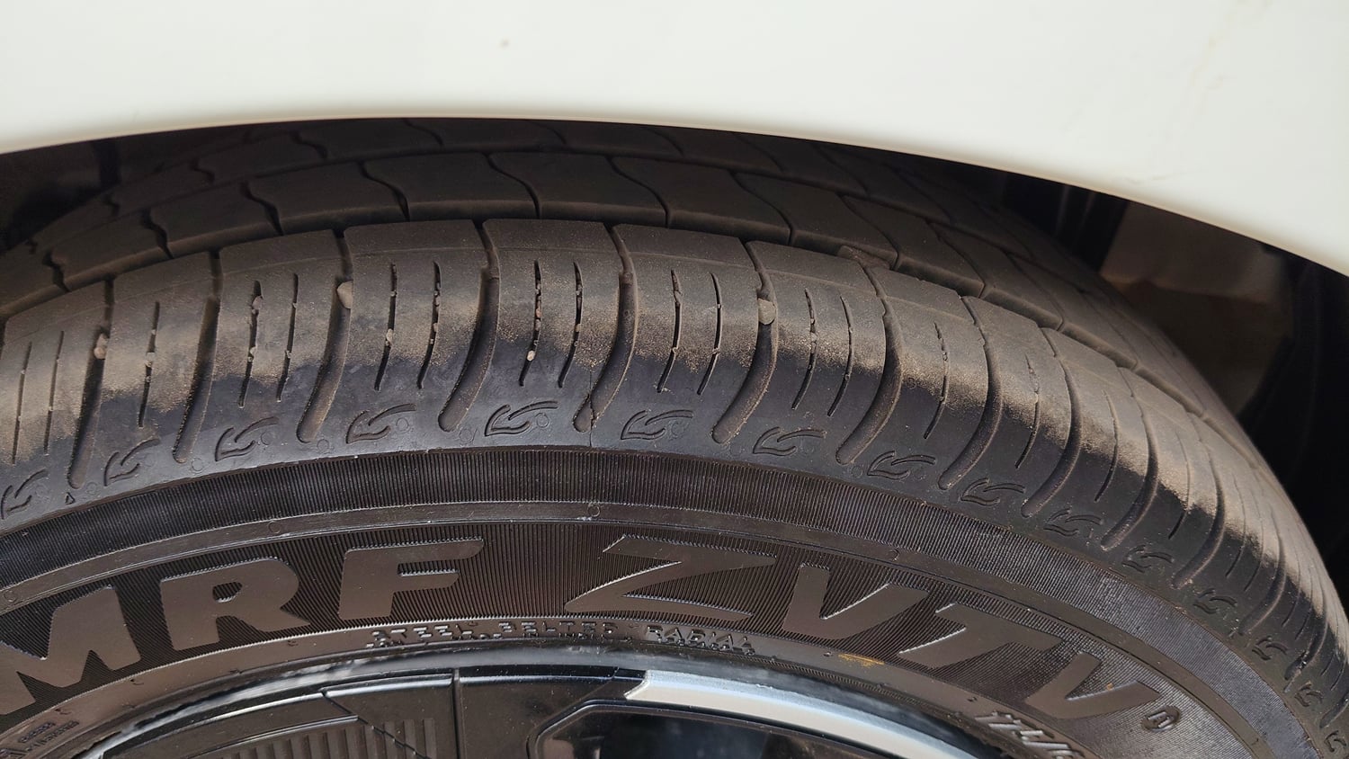 Used 2025 Tata Tiago XT Petrol Manual tyres LEFT REAR TYRE TREAD VIEW