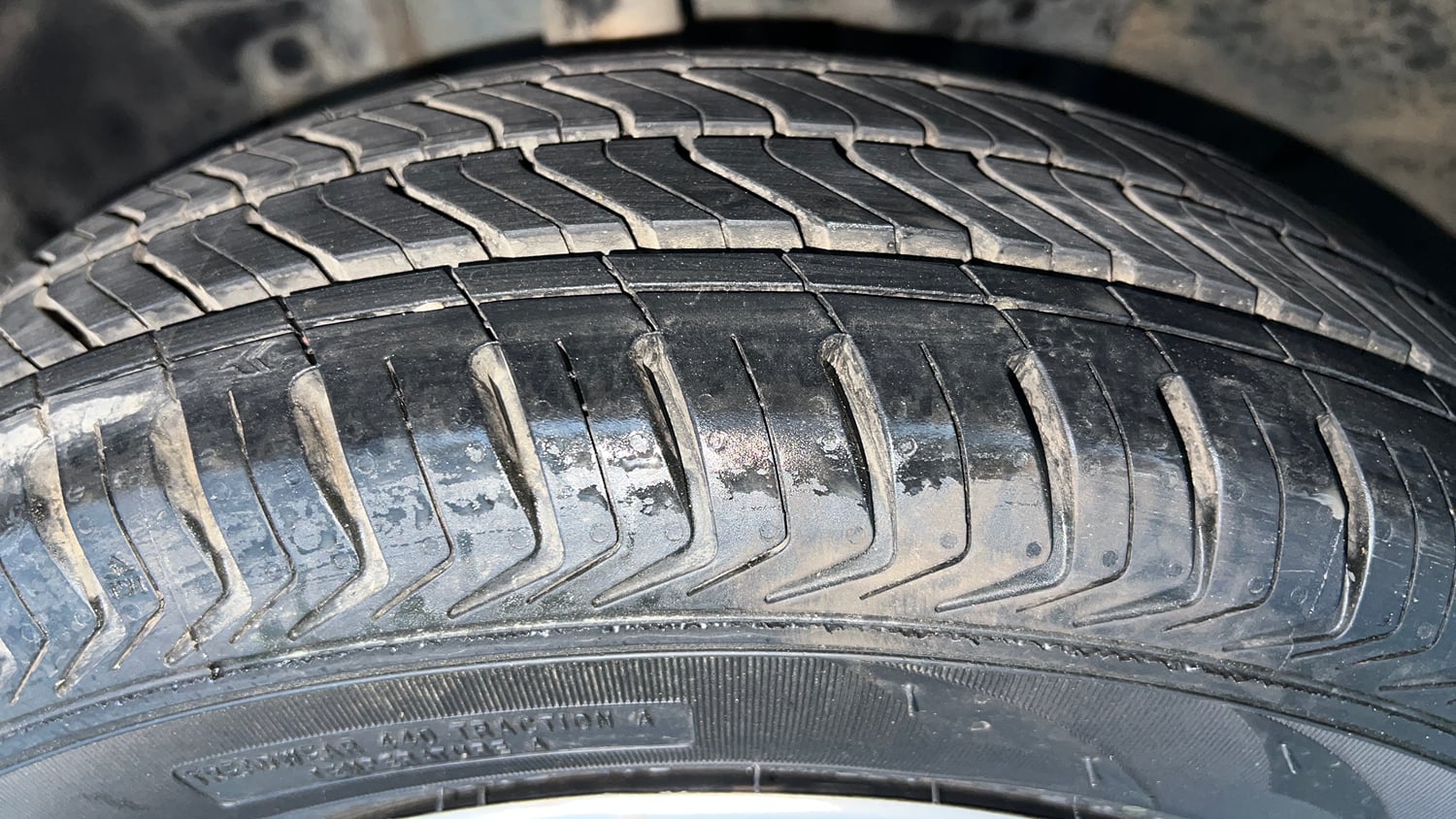 Used 2021 Renault Kwid RXT 1.0 AMT Opt Petrol Automatic tyres LEFT FRONT TYRE TREAD VIEW