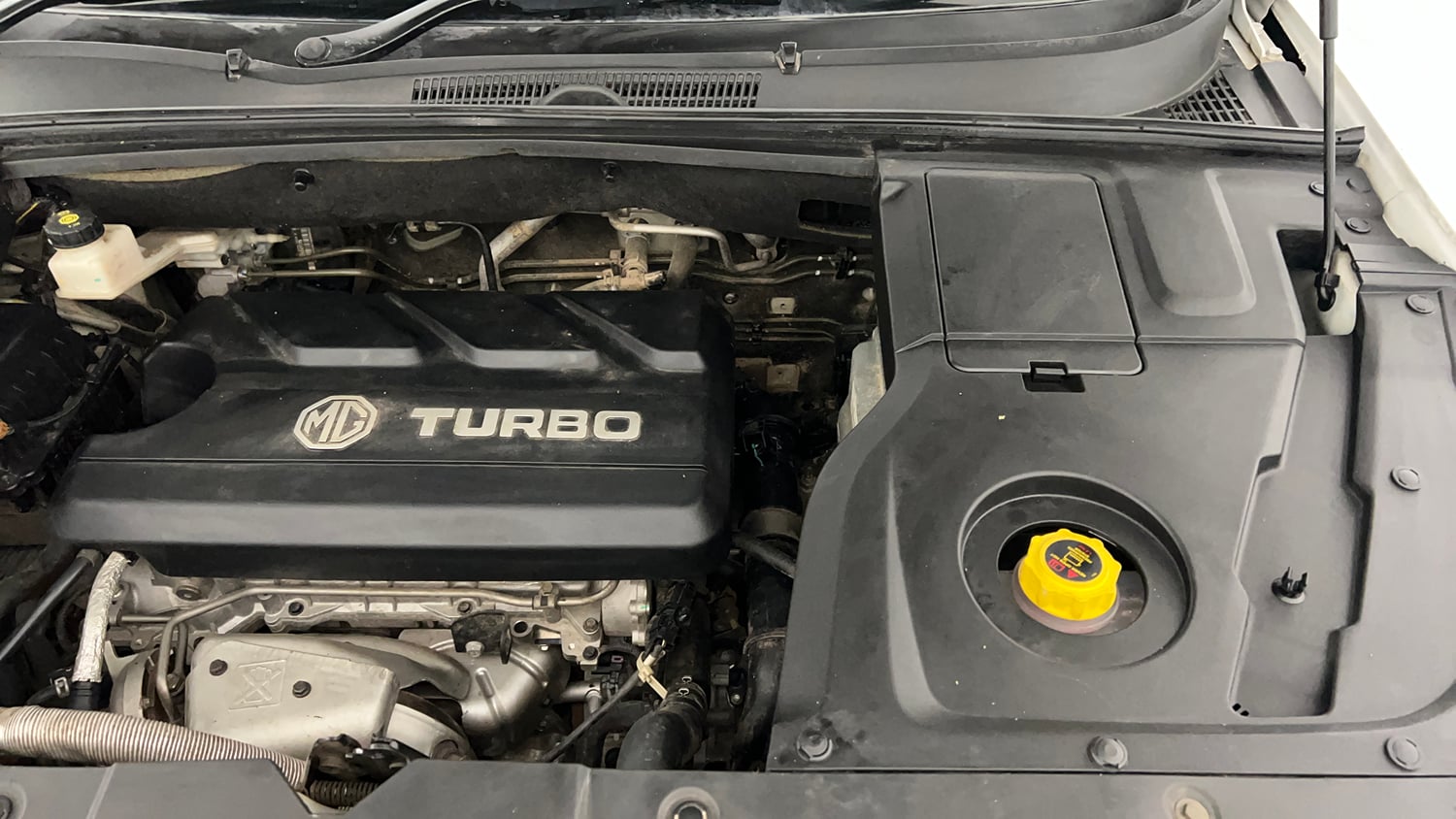 Used 2023 MG Motors Hector Plus Savvy Pro 1.5 Turbo Petrol CVT 7 STR Petrol Automatic engine ENGINE LEFT SIDE VIEW