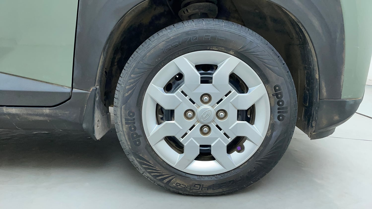 Used 2024 Hyundai Exter S 1.2 AMT Petrol Automatic tyres RIGHT FRONT TYRE RIM VIEW