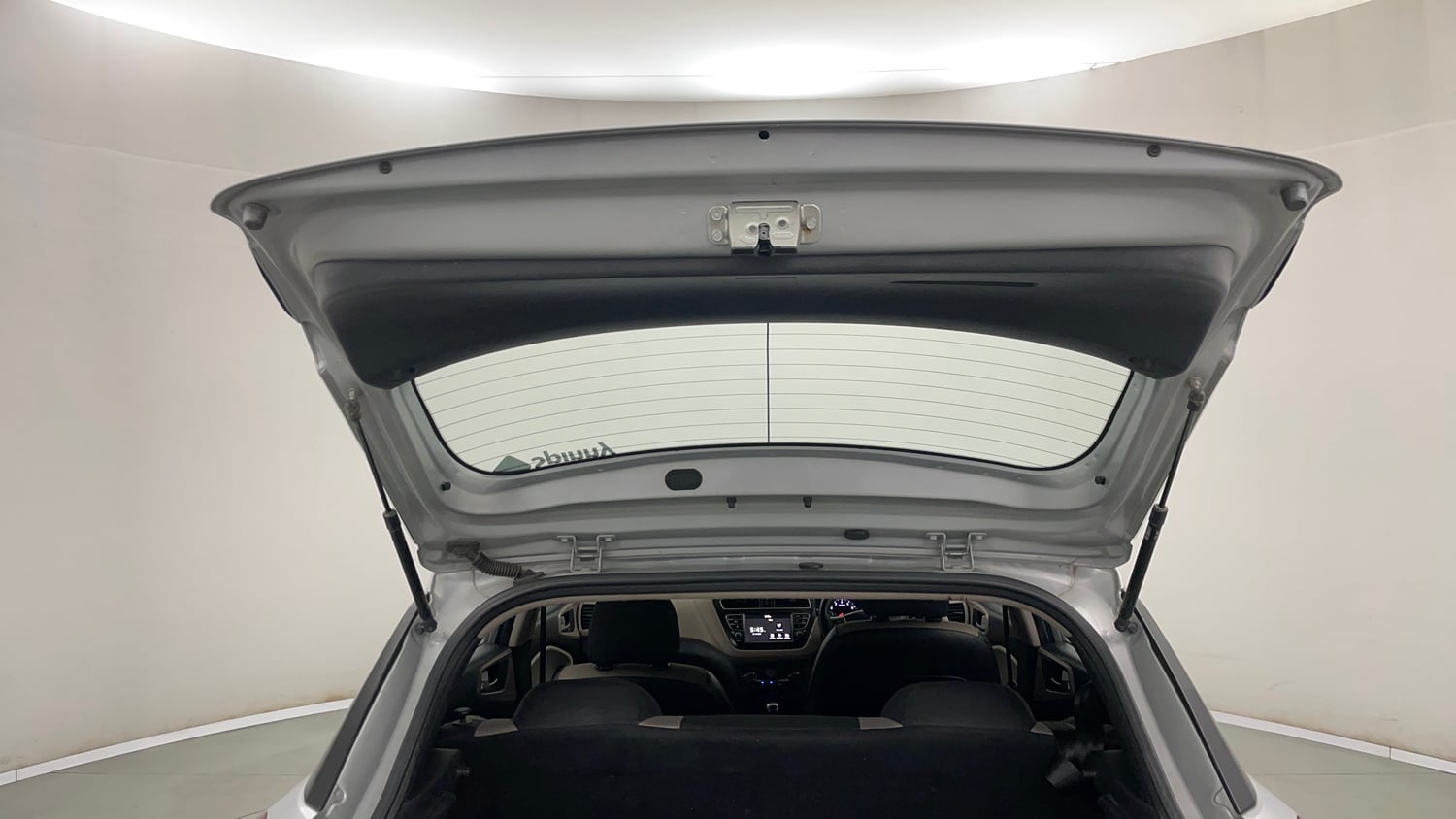 Used 2020 Hyundai Elite i20 Sportz Plus 1.2 Petrol Manual interior DICKY DOOR OPEN VIEW