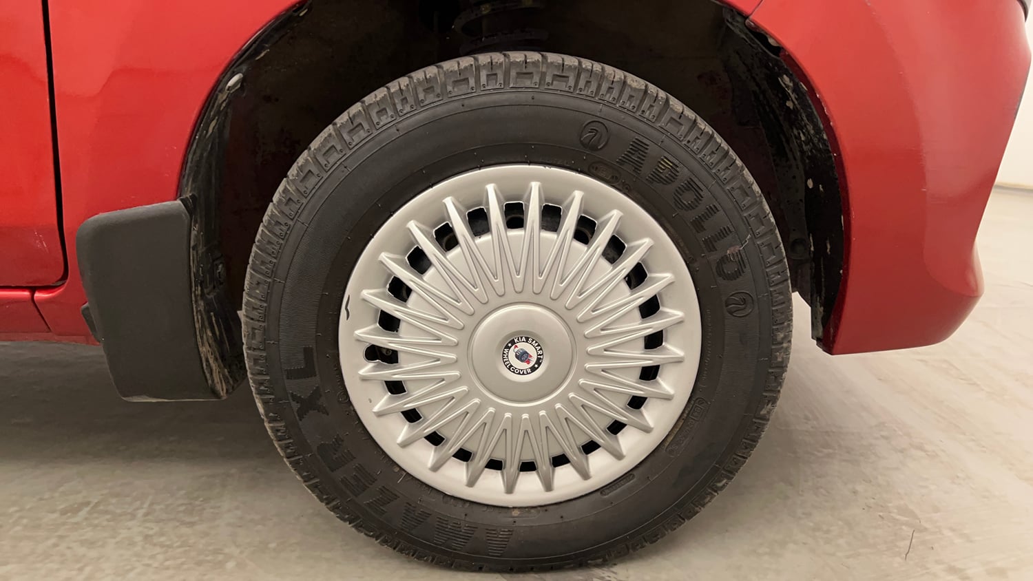 Used 2016 Maruti Suzuki Alto 800 VXi Petrol Manual tyres RIGHT FRONT TYRE RIM VIEW
