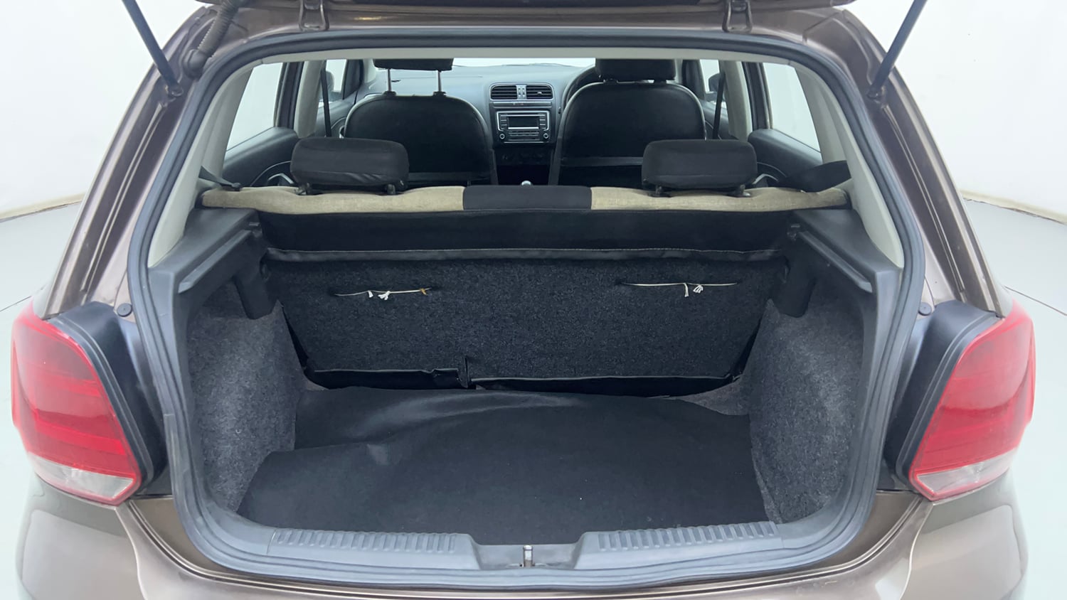 Used 2017 Volkswagen Polo Comfortline 1.2L (P) Petrol Manual interior DICKY INSIDE VIEW