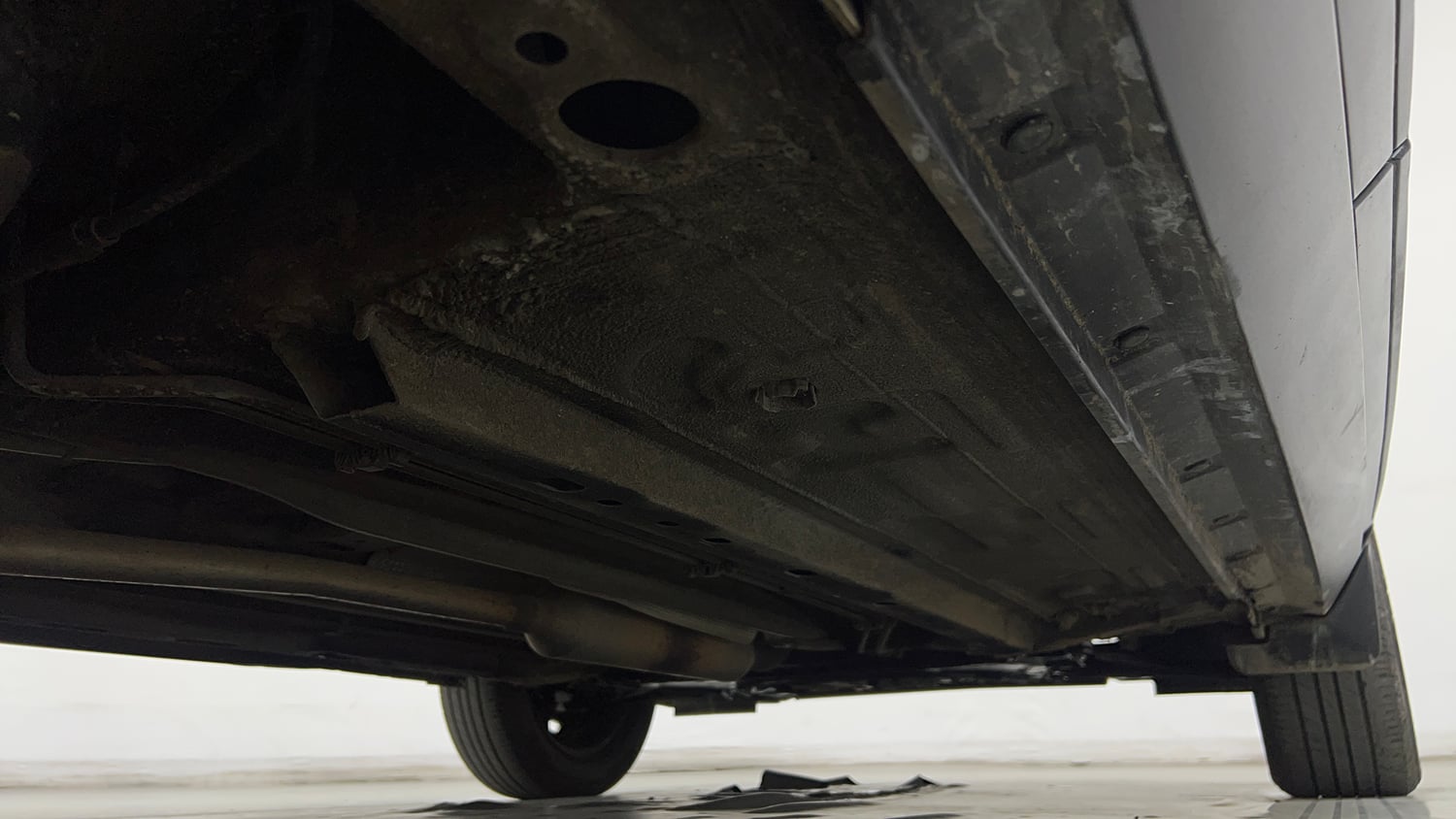 Used 2021 Nissan Magnite XE Petrol Manual extra REAR RIGHT UNDERBODY VIEW