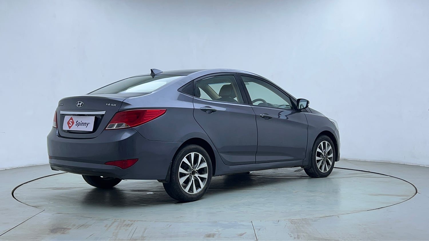 Used 2016 Hyundai Verna 1.6 VTVT SX AT Petrol Automatic exterior RIGHT REAR CORNER VIEW