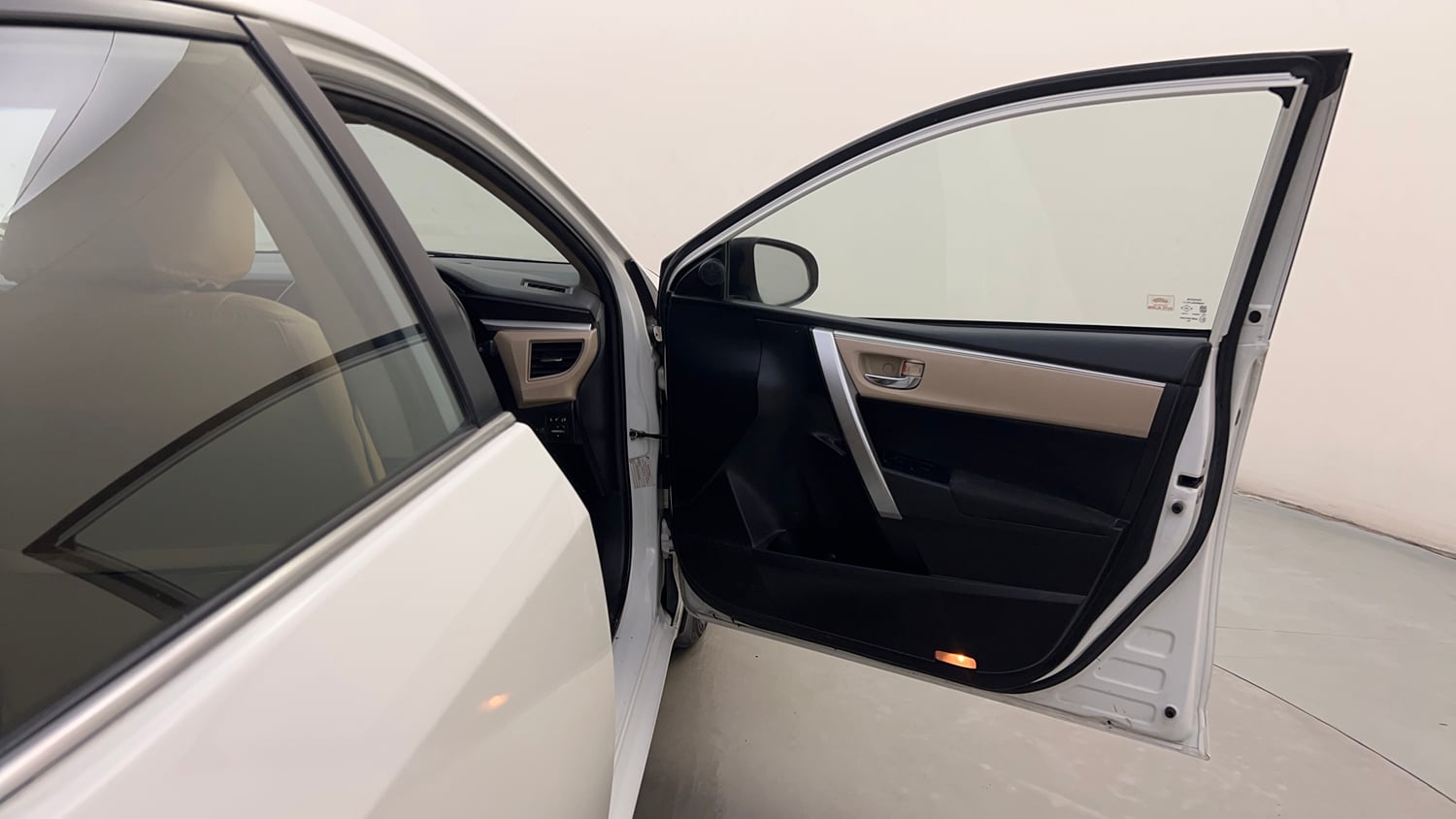 Used 2015 Toyota Corolla Altis G Petrol Petrol Manual interior RIGHT FRONT DOOR OPEN VIEW