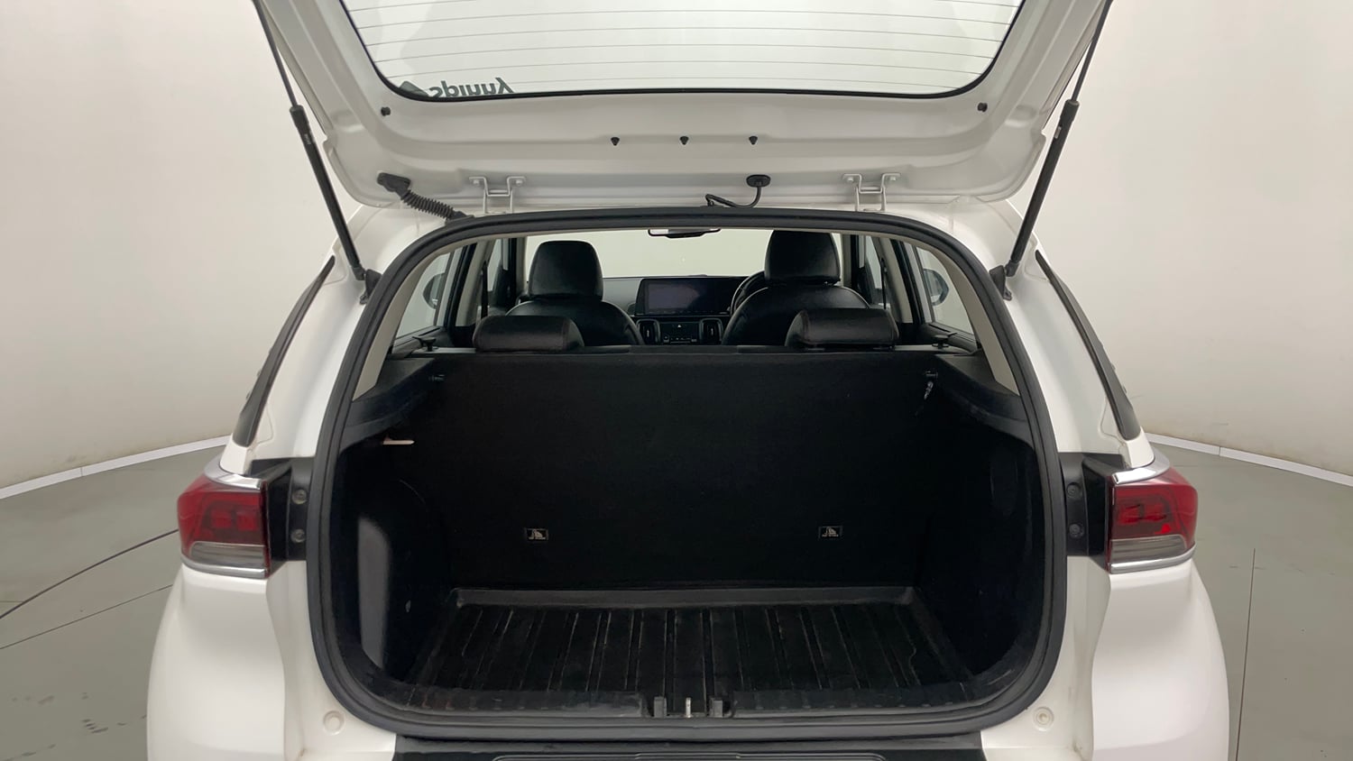 Used 2022 Kia Sonet GTX Plus 1.0 iMT Petrol Manual interior DICKY INSIDE VIEW