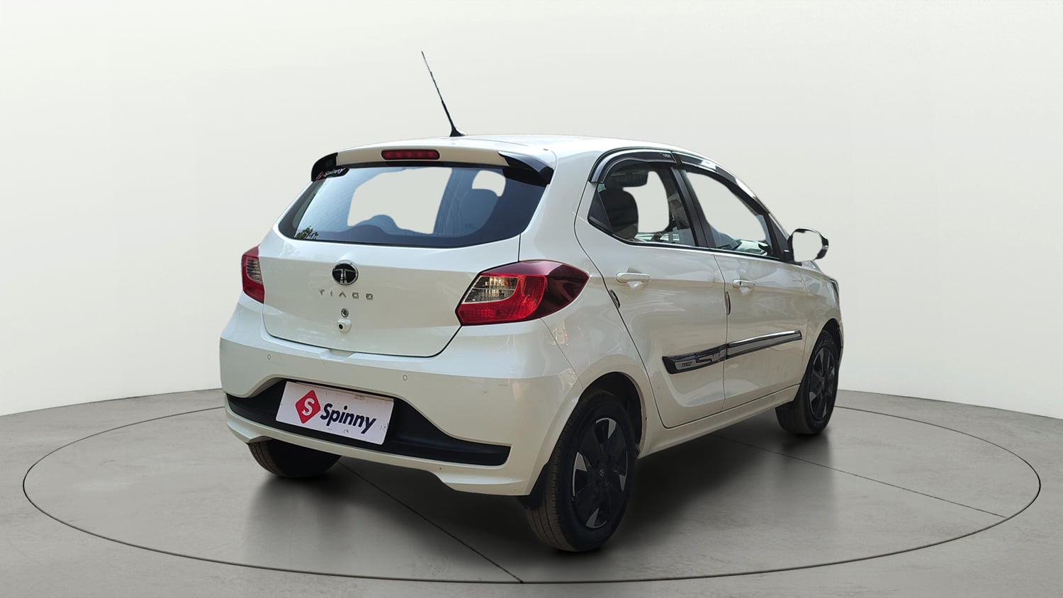 Used 2025 Tata Tiago XT Petrol Manual exterior RIGHT REAR CORNER VIEW
