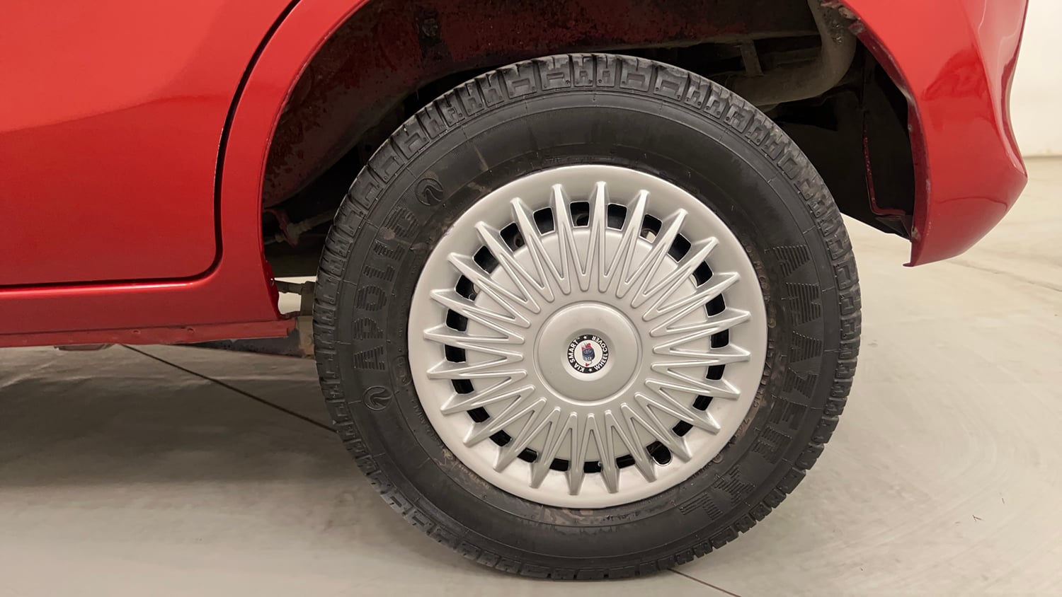 Used 2016 Maruti Suzuki Alto 800 VXi Petrol Manual tyres LEFT REAR TYRE RIM VIEW