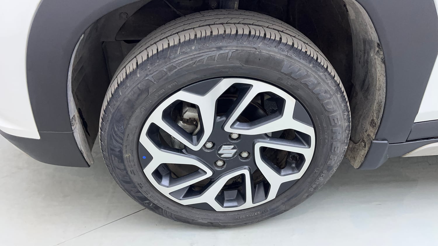 Used 2024 Maruti Suzuki Fronx Alpha 1.0L Turbo 6 AT Petrol Automatic tyres LEFT FRONT TYRE RIM VIEW