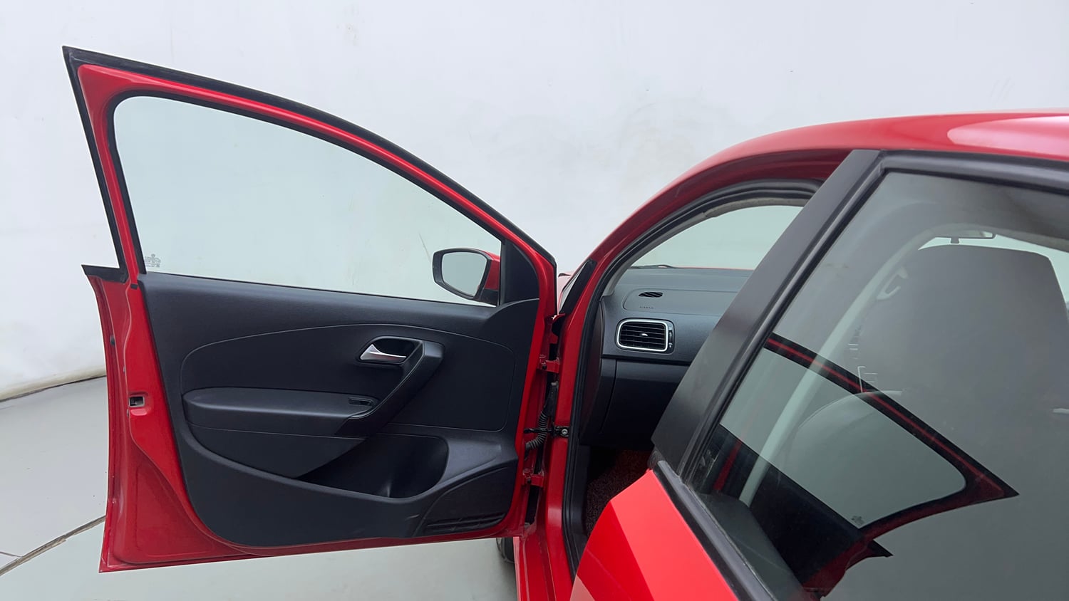 Used 2019 Volkswagen Polo Comfortline 1.0L (P) Petrol Manual interior LEFT FRONT DOOR OPEN VIEW