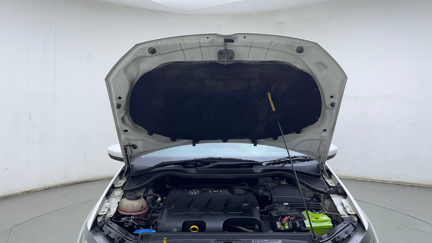Used 2020 Volkswagen Ameo Trendline 1.5L (D) Diesel Manual engine ENGINE & BONNET OPEN FRONT VIEW