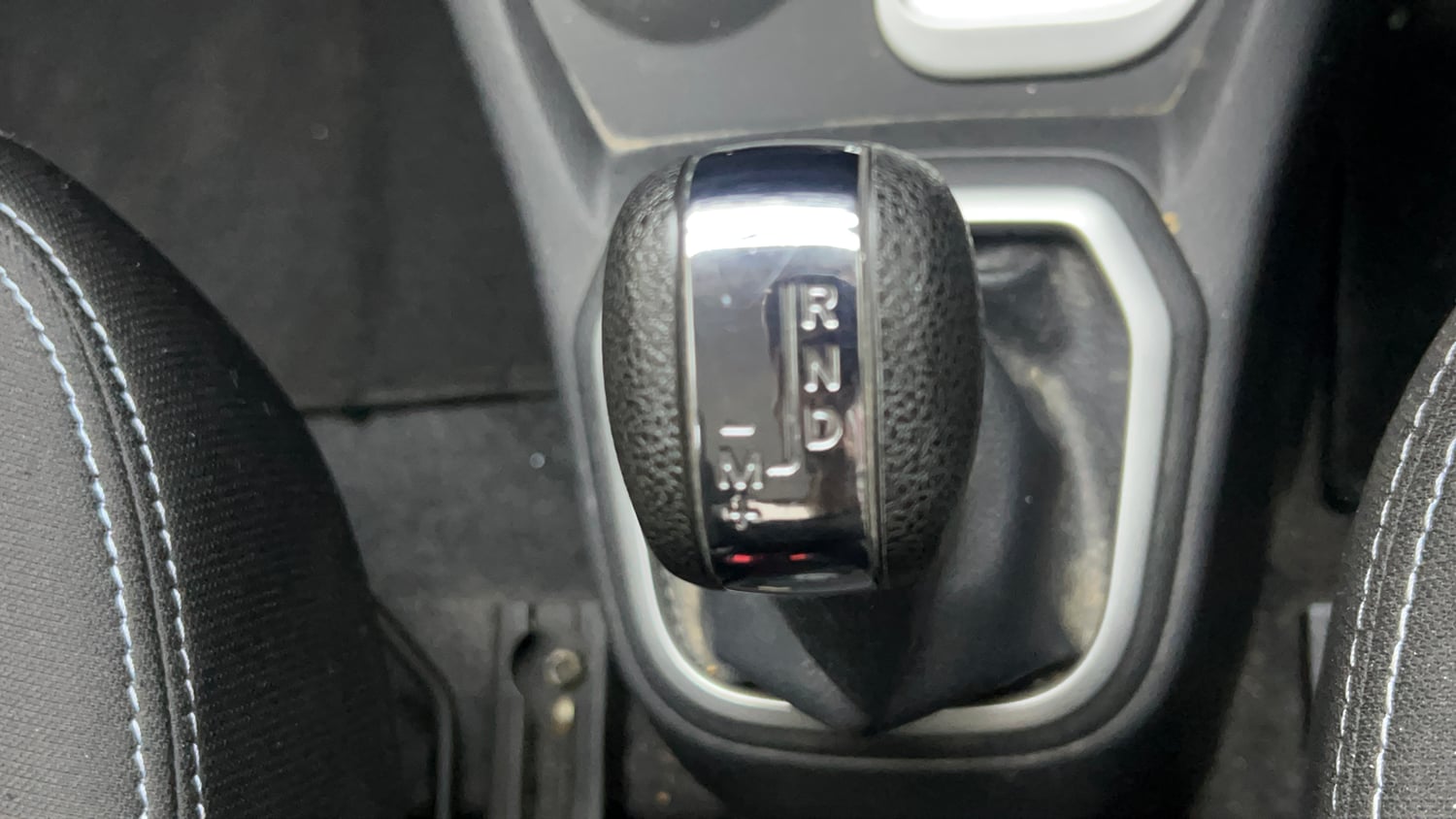 Used 2018 Datsun Redi-GO T(O) 1.0 AMT Petrol Automatic interior GEAR  KNOB VIEW