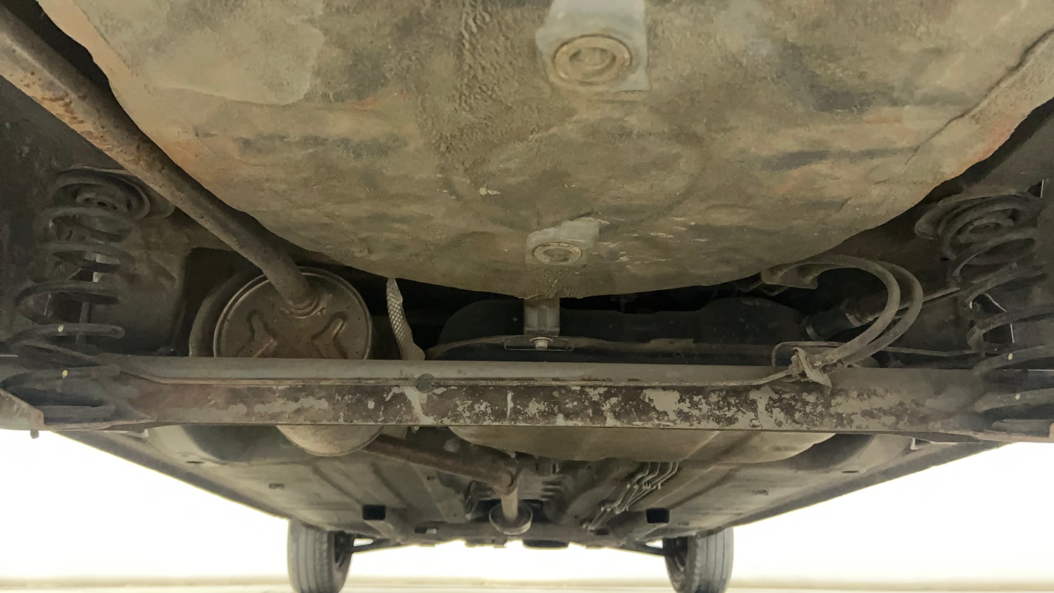 Used 2016 Renault Kwid RXL Petrol Manual extra REAR UNDERBODY VIEW (TAKEN FROM REAR)