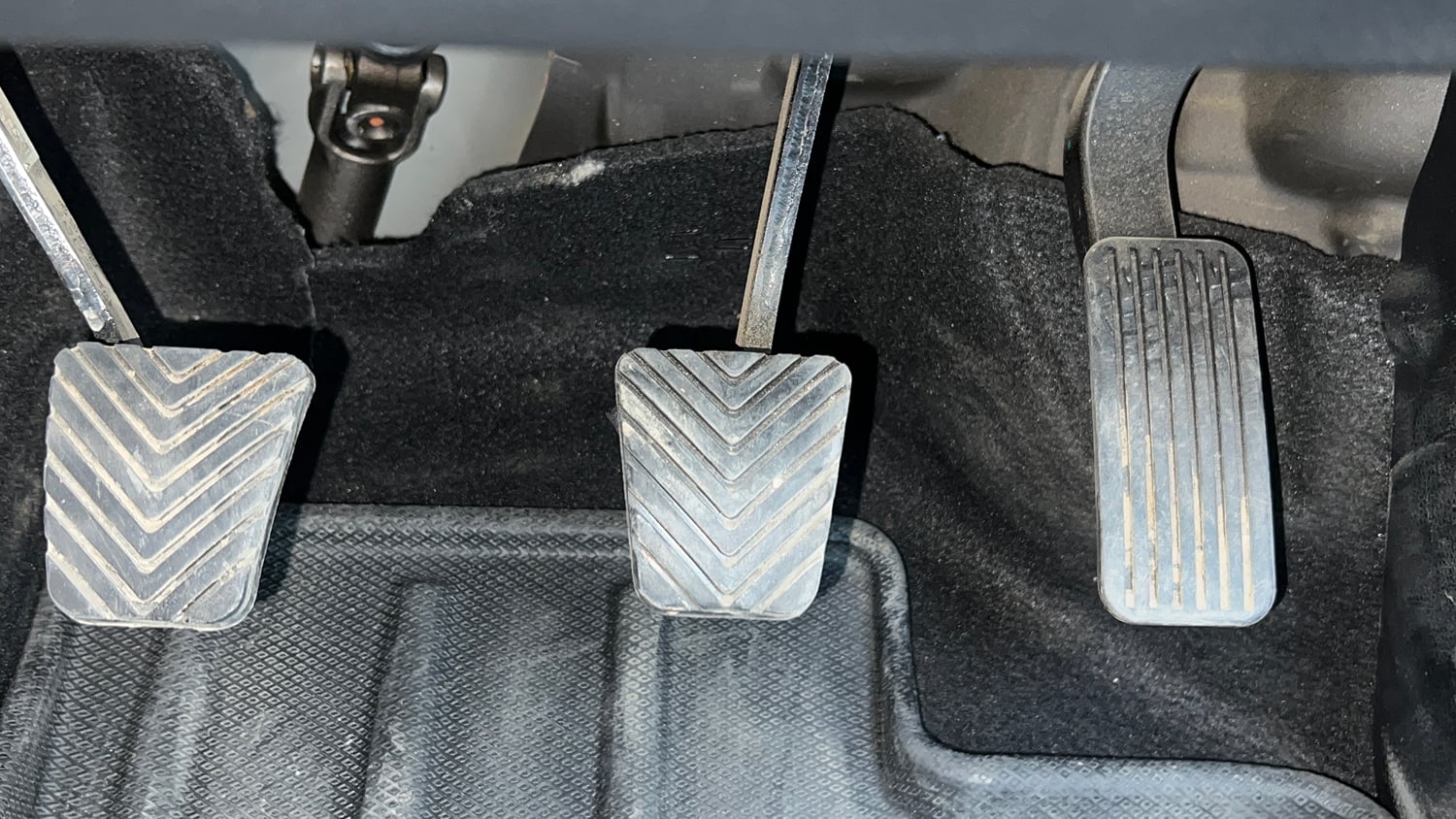 Used 2025 Kia Seltos HTE (O)1.5 Petrol MT Petrol Manual interior PEDALS VIEW