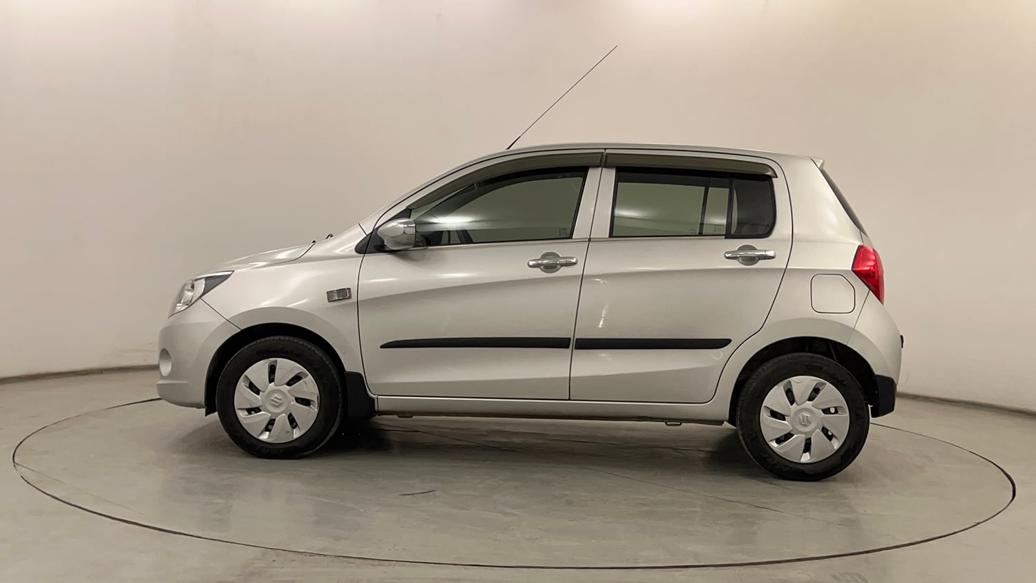 Used 2016 Maruti Suzuki Celerio VXi AMT Petrol Automatic exterior LEFT SIDE VIEW