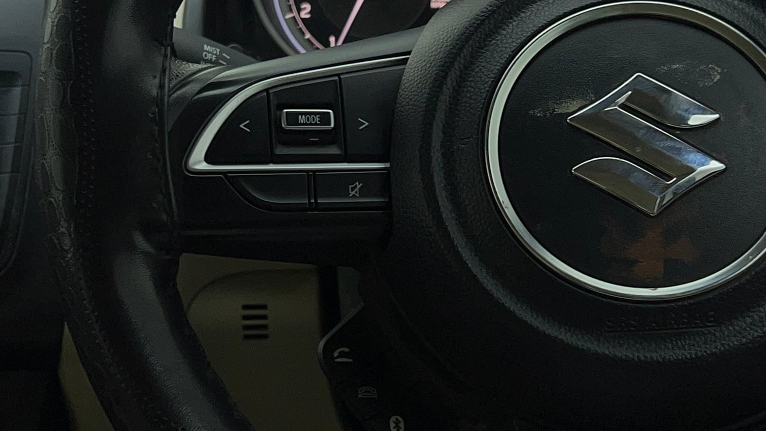 Used 2018 Maruti Suzuki Dzire VXi Petrol Manual top_features Steering mounted controls