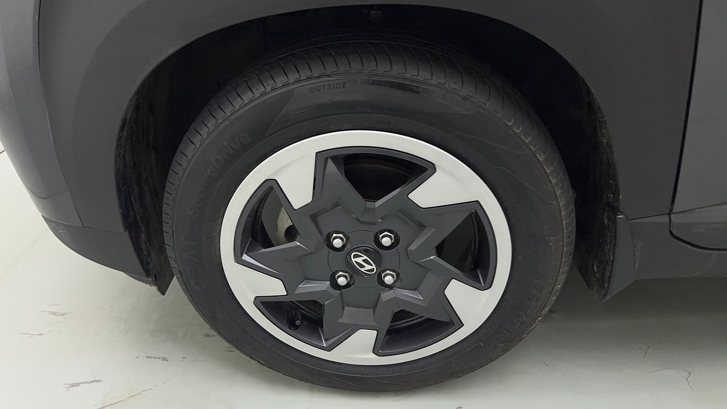 Used 2025 Hyundai Exter S Plus 1.2 AMT Petrol Automatic tyres LEFT FRONT TYRE RIM VIEW