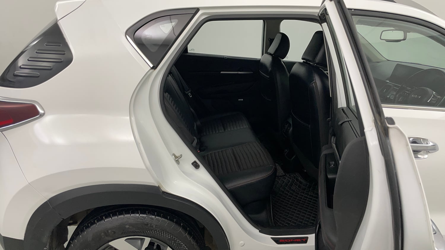Used 2022 Kia Sonet GTX Plus 1.0 iMT Petrol Manual interior RIGHT SIDE REAR DOOR CABIN VIEW