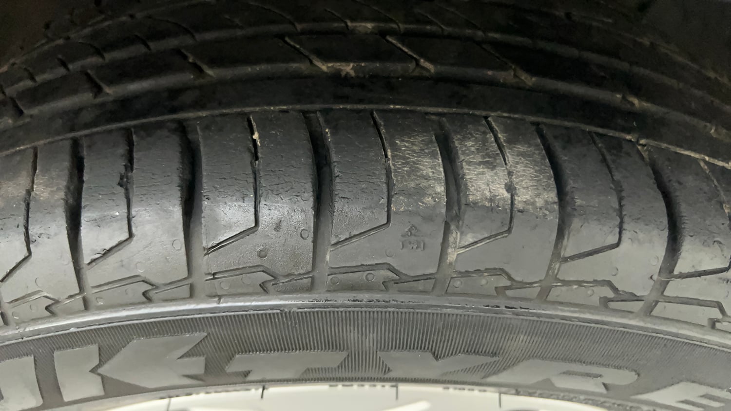 Used 2023 Hyundai Creta SX 1.5 Petrol Petrol Manual tyres RIGHT FRONT TYRE TREAD VIEW