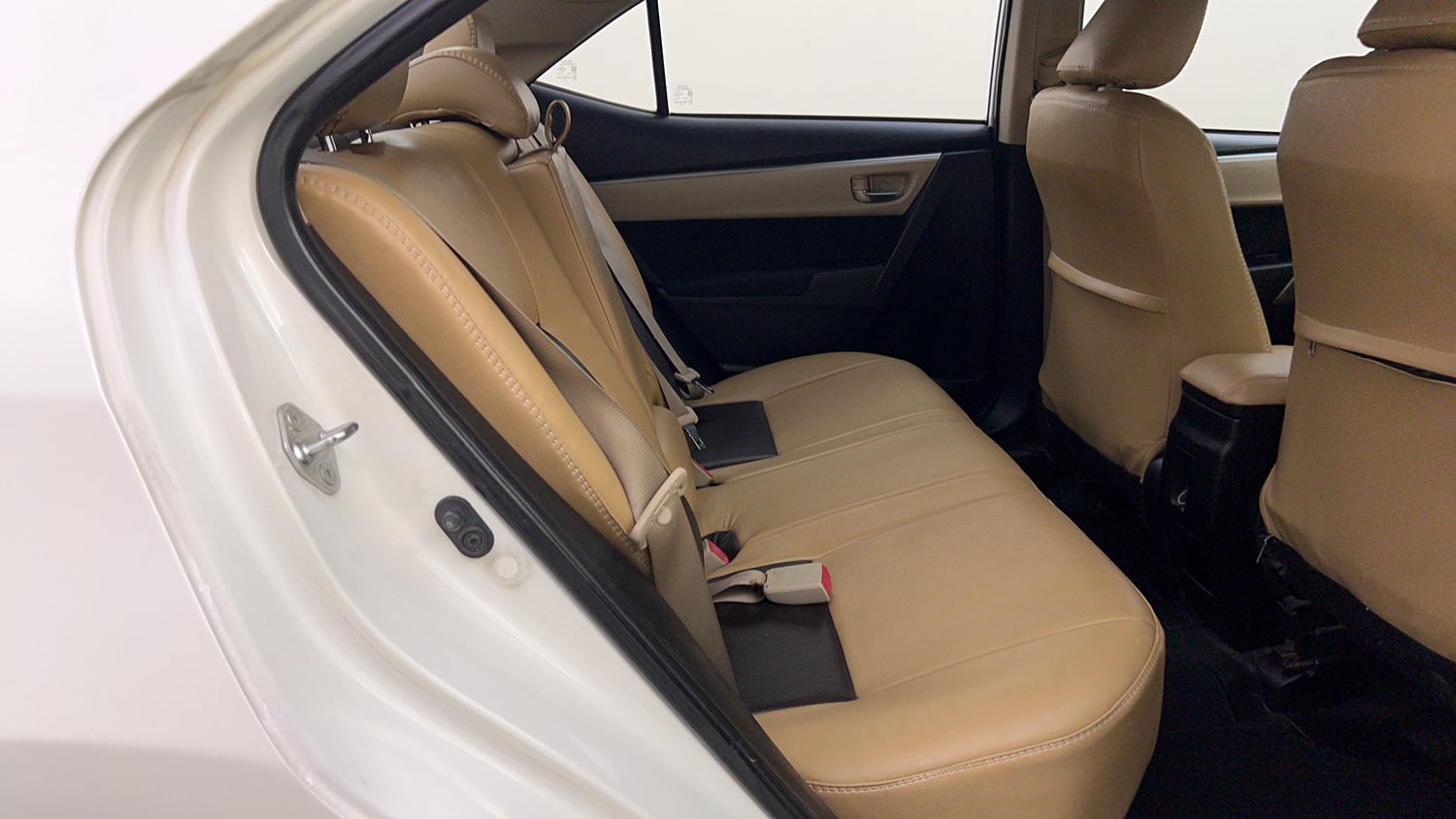 Used 2015 Toyota Corolla Altis G Petrol Petrol Manual interior RIGHT SIDE REAR DOOR CABIN VIEW