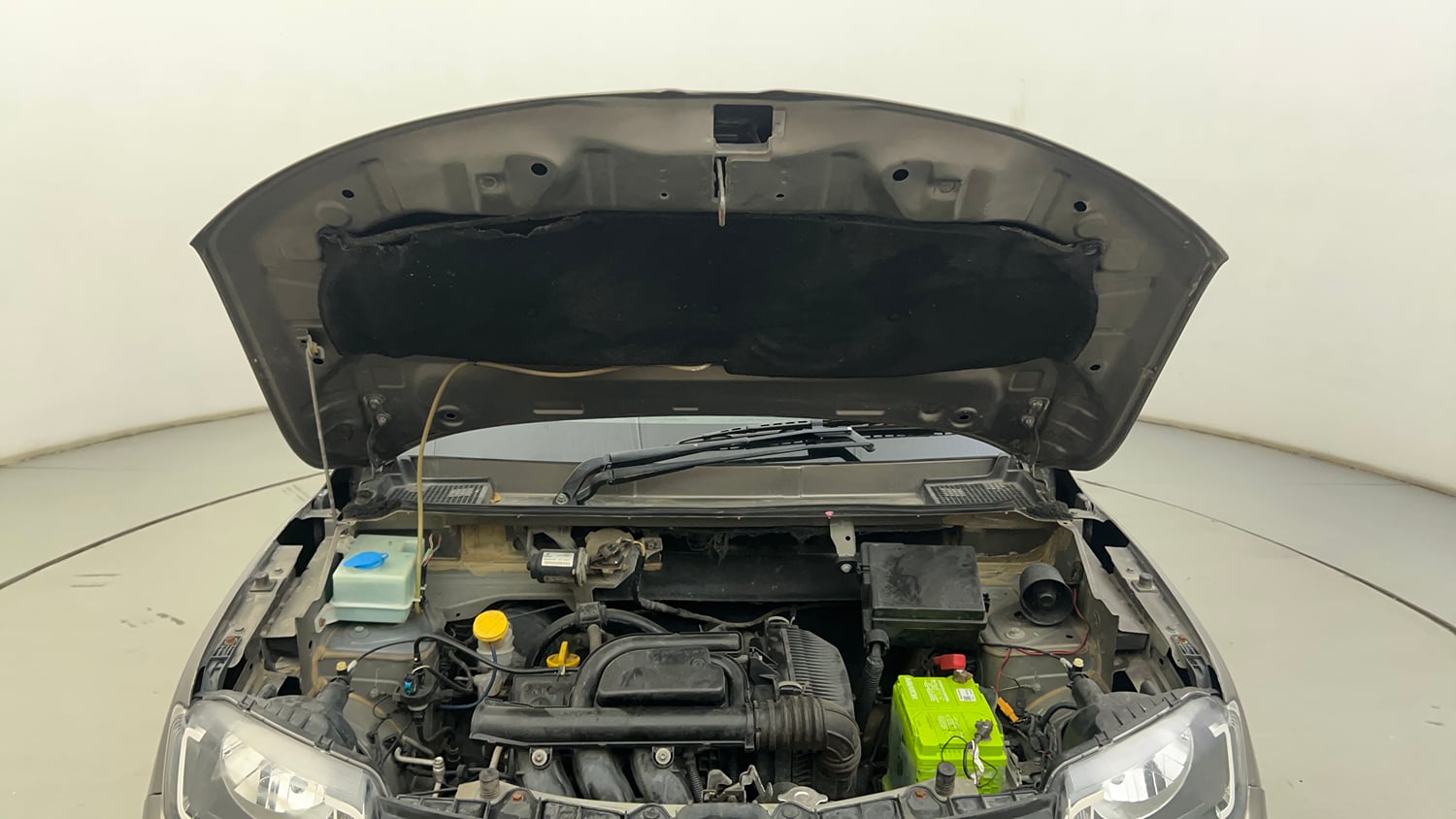 Used 2016 Renault Kwid RXL Petrol Manual engine ENGINE & BONNET OPEN FRONT VIEW