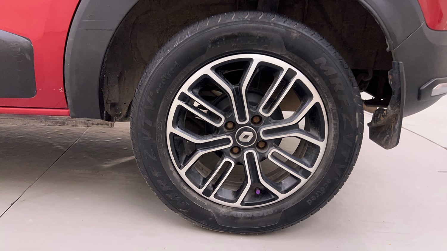 Used 2021 Renault Triber RXZ Petrol Manual tyres LEFT REAR TYRE RIM VIEW