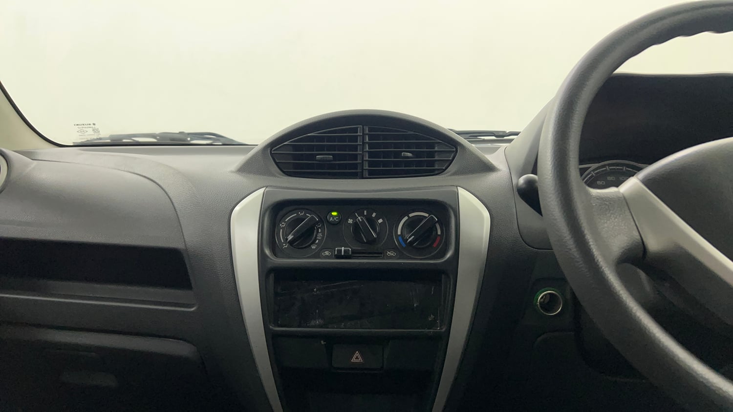 Used 2018 Maruti Suzuki Alto 800 LXi (O) Petrol Manual interior MUSIC SYSTEM & AC CONTROL VIEW