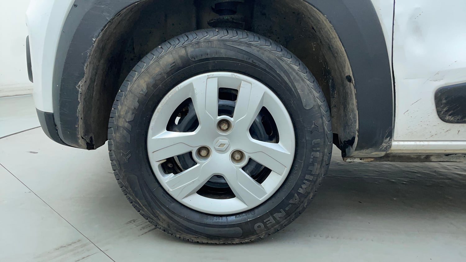 Used 2015 Renault Kwid RXT Petrol Manual tyres LEFT FRONT TYRE RIM VIEW