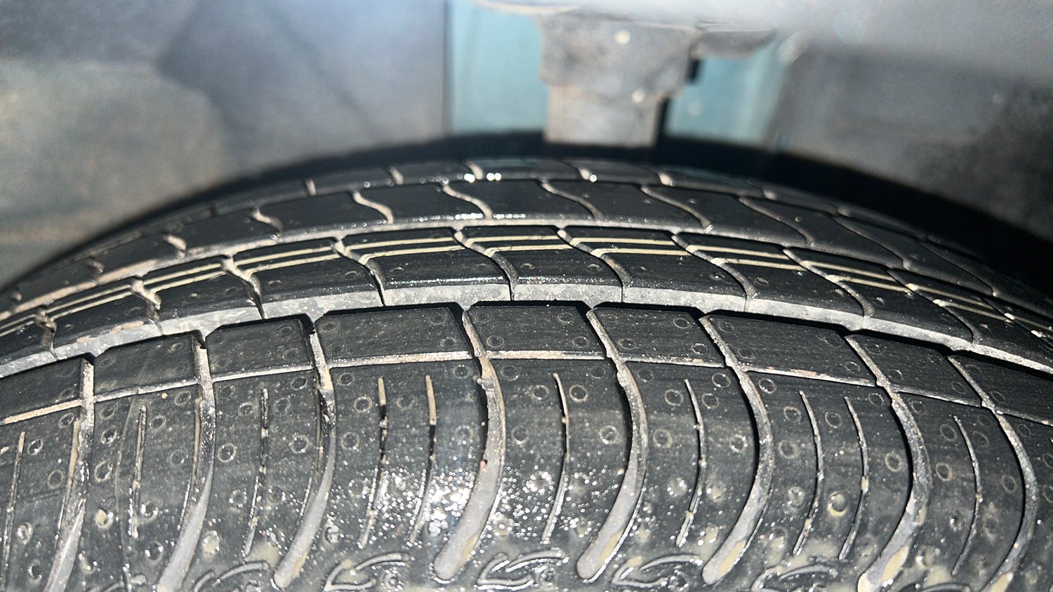 Used 2021 Renault Kwid RXT 1.0 (O) Petrol Manual tyres RIGHT FRONT TYRE TREAD VIEW