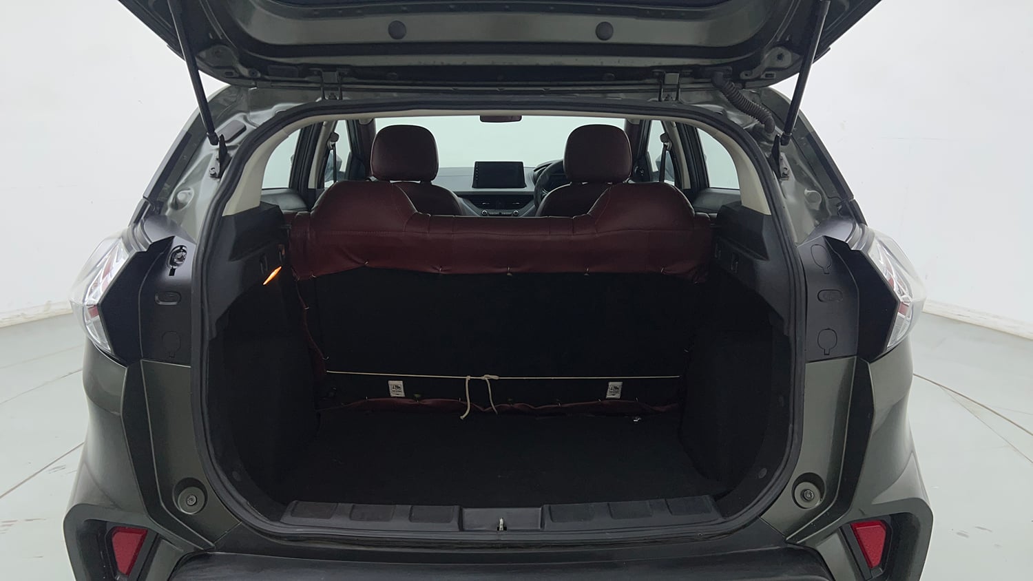 Used 2022 Tata Nexon XM (S) Petrol Manual interior DICKY INSIDE VIEW