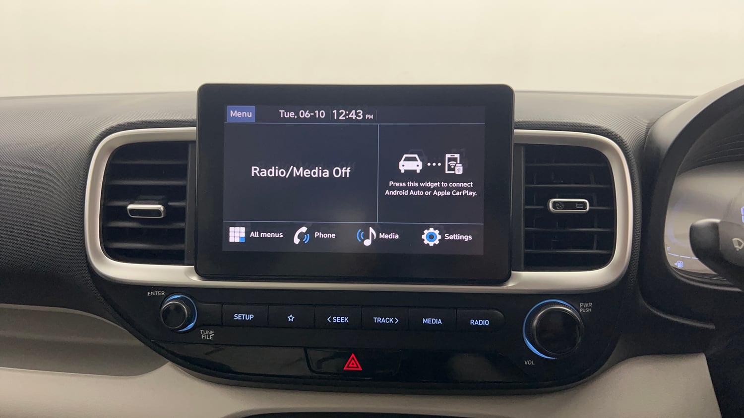 Used 2025 Hyundai Venue S 1.2 Petrol Petrol Manual top_features Touch screen infotainment system