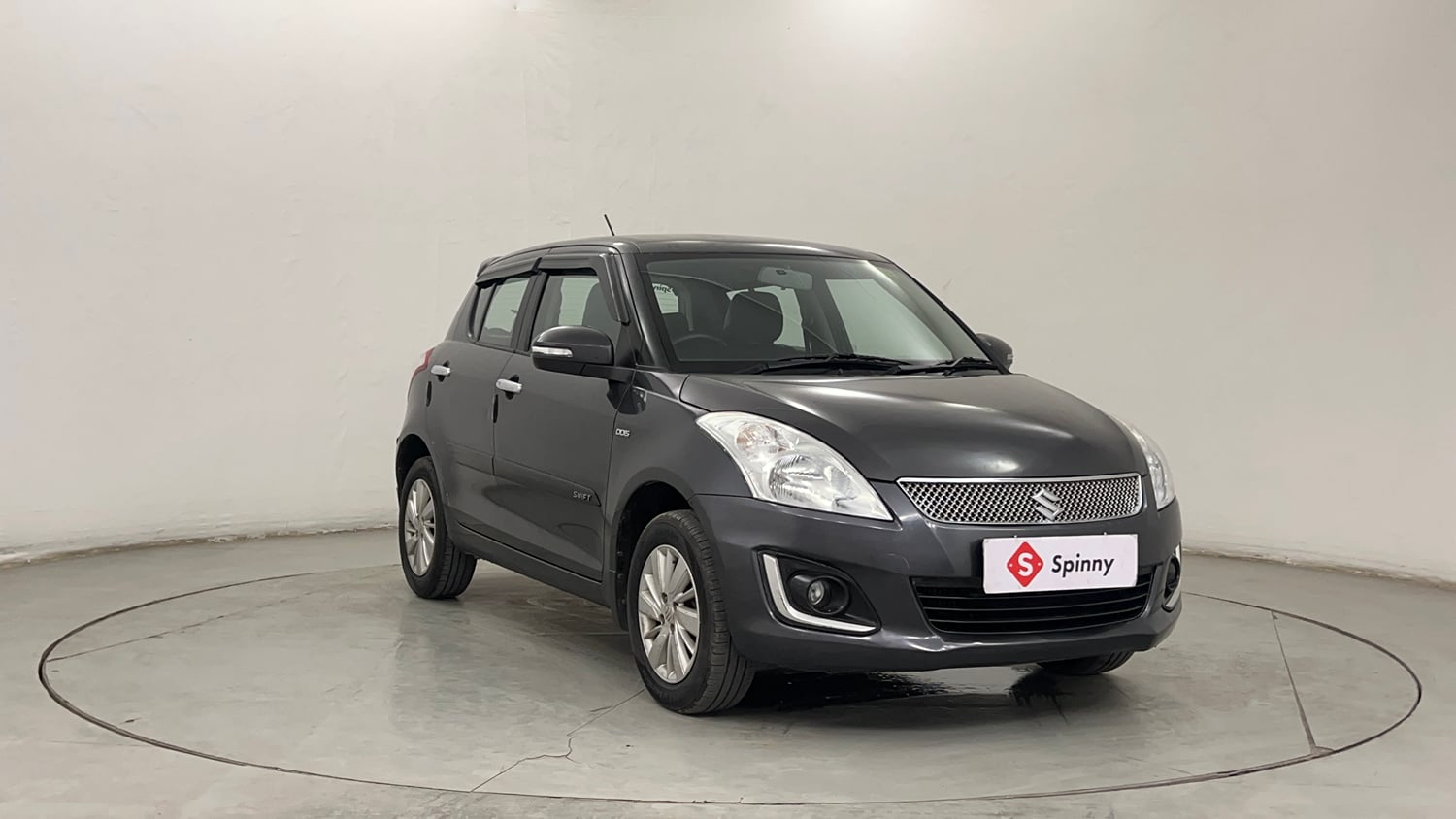 Used 2015 Maruti Suzuki Swift ZDi Diesel Manual exterior RIGHT FRONT CORNER VIEW