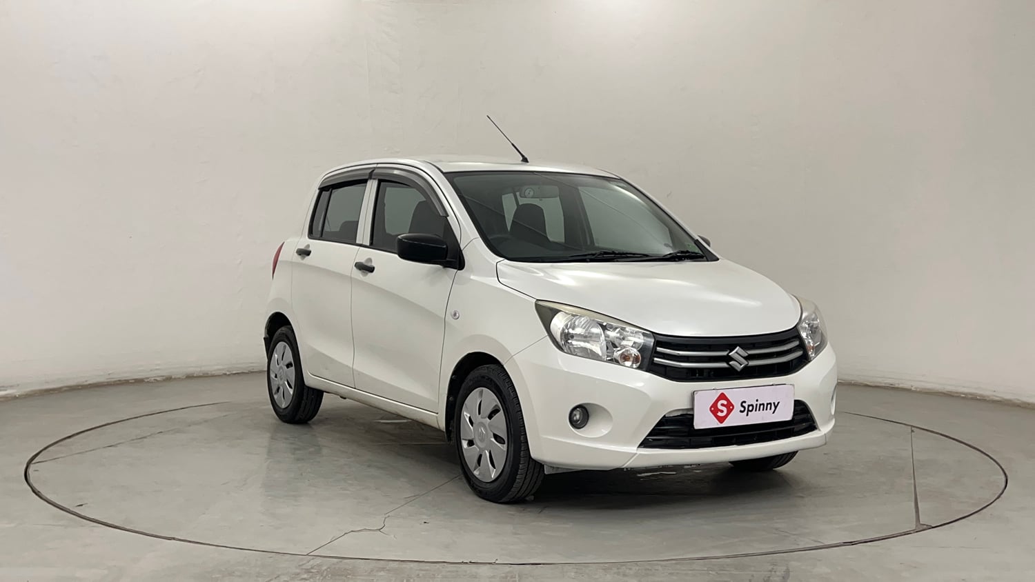 Used 2015 Maruti Suzuki Celerio VXi Petrol Manual exterior RIGHT FRONT CORNER VIEW