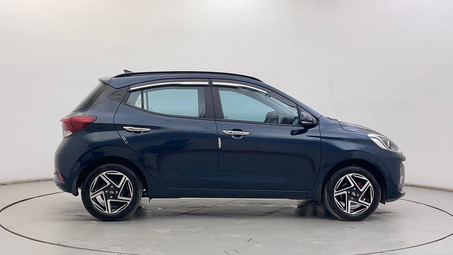 Used 2025 Hyundai Grand i10 Nios Sportz (O) 1.2 Kappa VTVT Petrol Manual exterior RIGHT SIDE VIEW