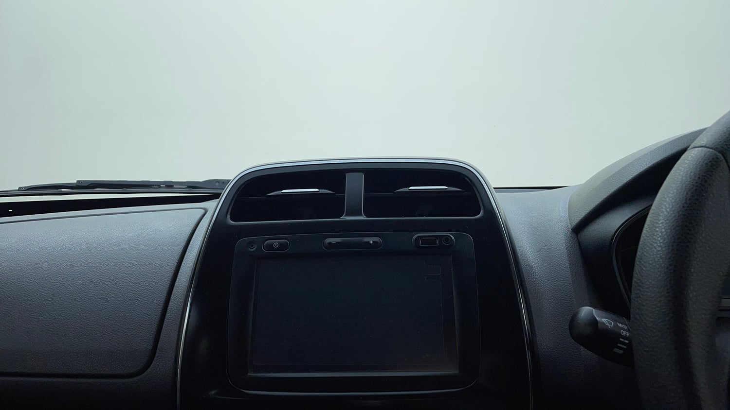 Used 2015 Renault Kwid RXT Petrol Manual top_features Integrated (in-dash) music system