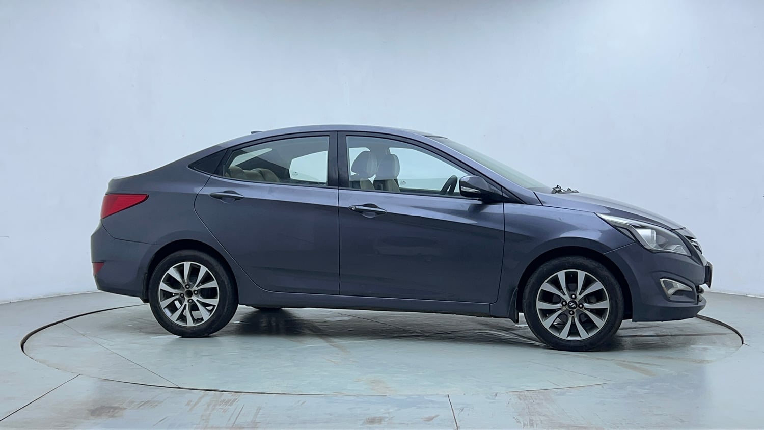 Used 2016 Hyundai Verna 1.6 VTVT SX AT Petrol Automatic exterior RIGHT SIDE VIEW