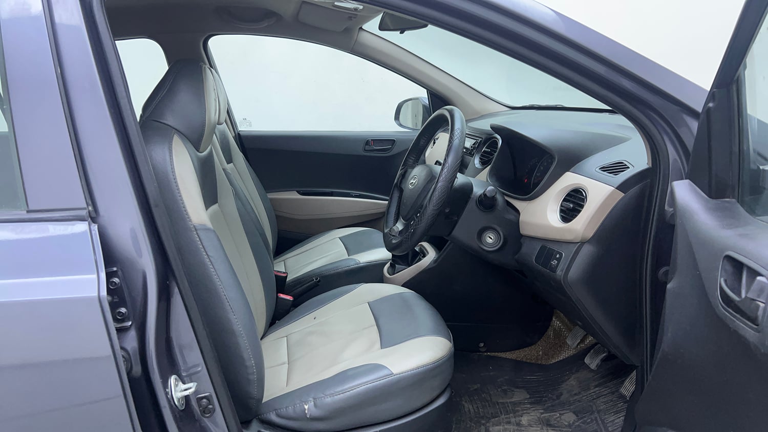 Used 2017 Hyundai Grand i10 Magna 1.2 Kappa VTVT Petrol Manual interior RIGHT SIDE FRONT DOOR CABIN VIEW