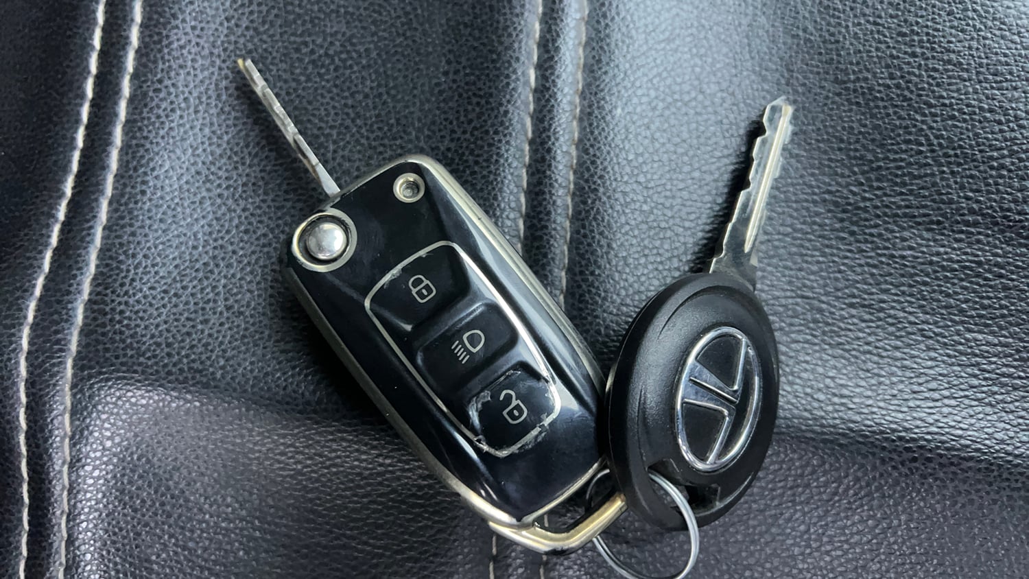 Used 2015 Tata Zest XT Petrol Petrol Manual extra CAR KEY VIEW