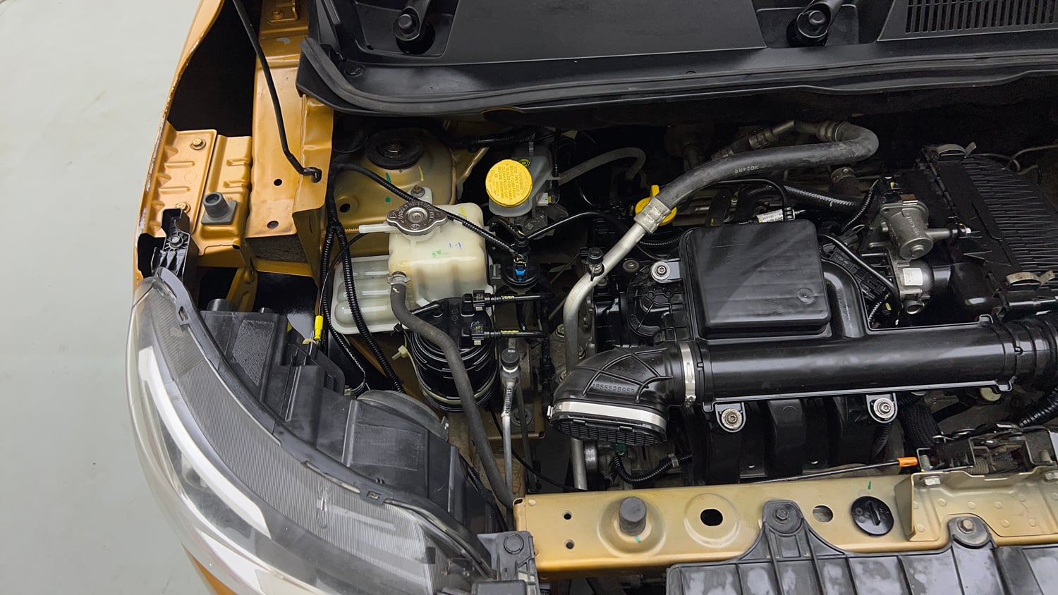 Used 2022 Renault Triber RXT Petrol Manual engine ENGINE RIGHT SIDE VIEW