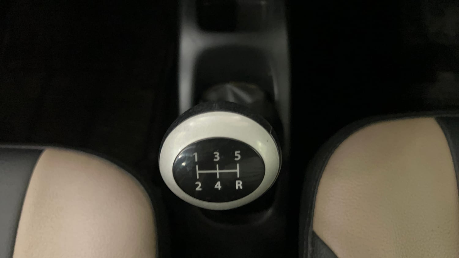 Used 2017 Maruti Suzuki Wagon R VXI Petrol Manual interior GEAR  KNOB VIEW
