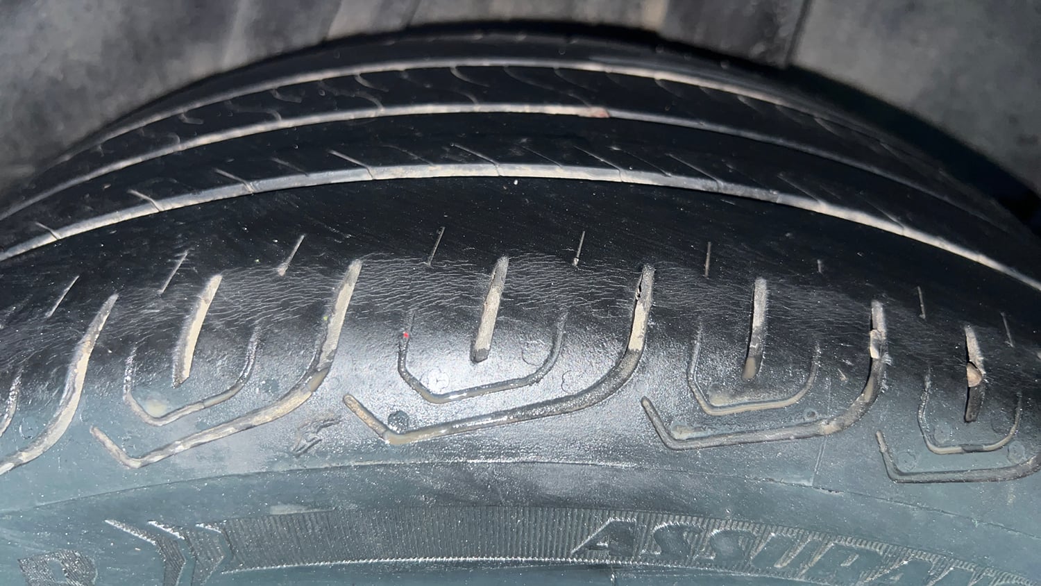 Used 2019 Honda City ZX Petrol Petrol Manual tyres LEFT REAR TYRE TREAD VIEW