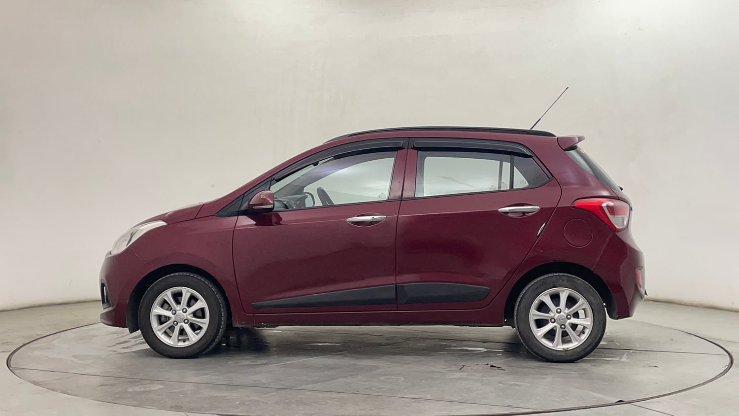 Used 2015 Hyundai Grand i10 Asta AT 1.2 Kappa VTVT Petrol Automatic exterior LEFT SIDE VIEW