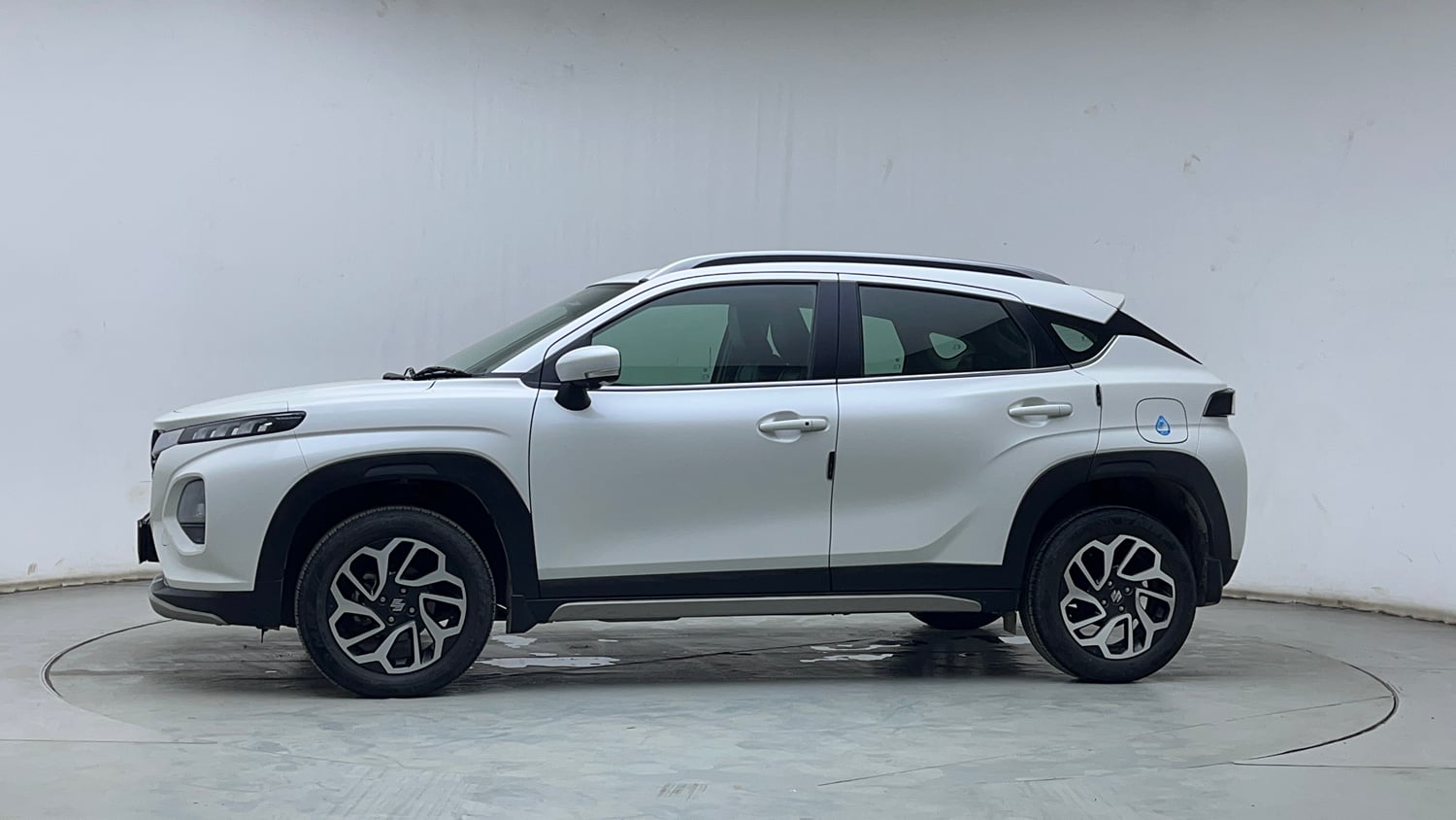 Used 2024 Maruti Suzuki Fronx Alpha 1.0L Turbo 6 AT Petrol Automatic exterior LEFT SIDE VIEW