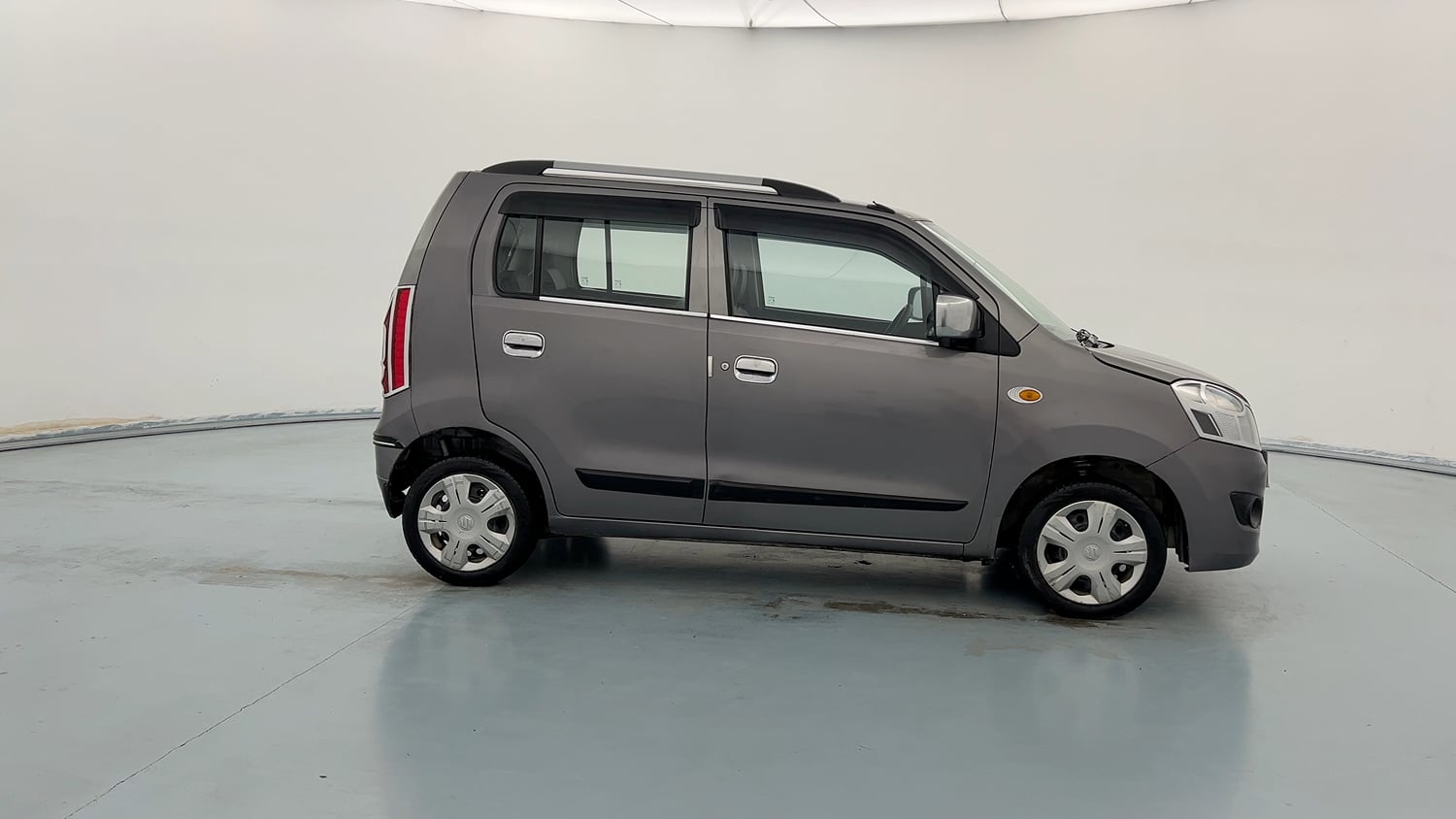 Used 2019 Maruti Suzuki Wagon R 1.0 VXI AMT Petrol Automatic exterior RIGHT SIDE VIEW