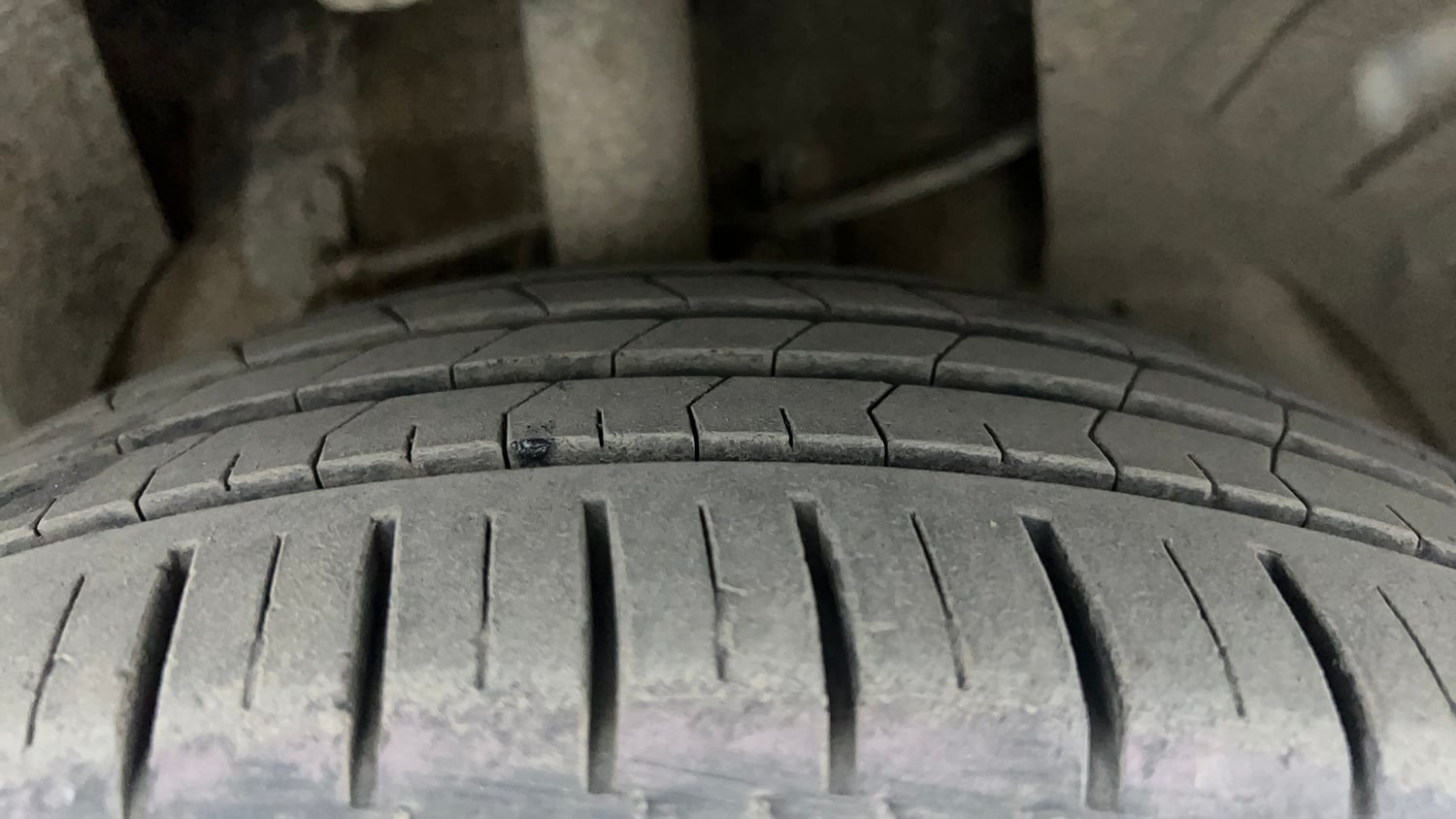 Used 2015 Tata Zest XT Petrol Petrol Manual tyres RIGHT FRONT TYRE TREAD VIEW
