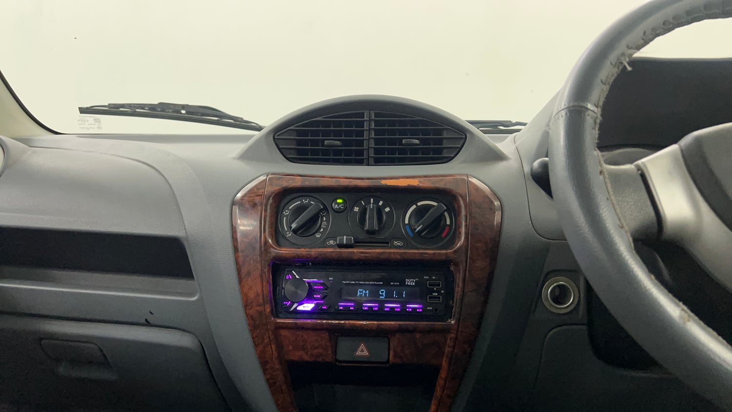 Used 2015 Maruti Suzuki Alto 800 Lxi Petrol Manual interior MUSIC SYSTEM & AC CONTROL VIEW