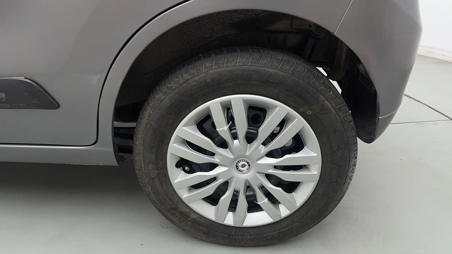 Used 2016 Maruti Suzuki Wagon R 1.0 VXI AMT Petrol Automatic tyres LEFT REAR TYRE RIM VIEW