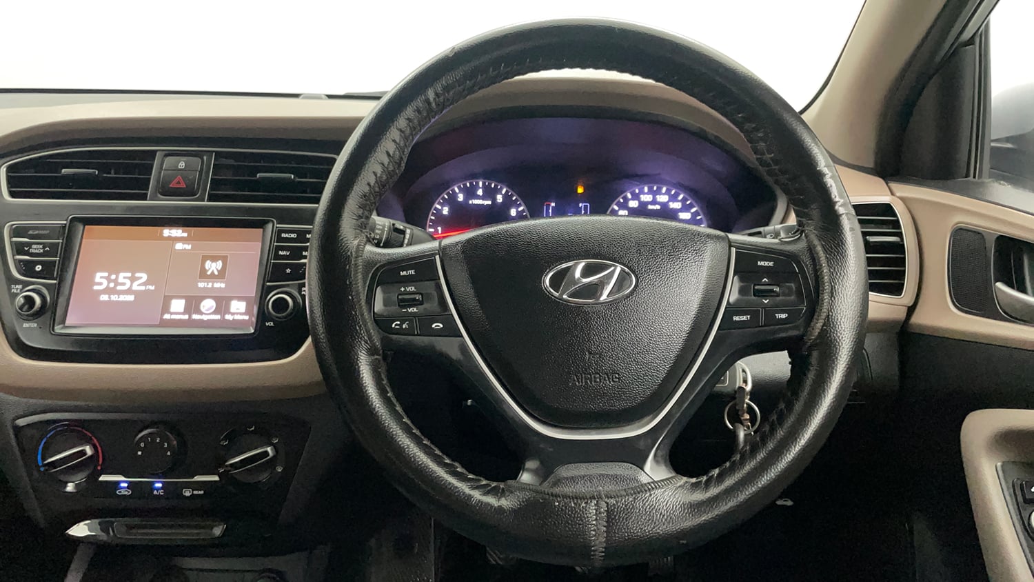 Used 2020 Hyundai Elite i20 Sportz Plus 1.2 Petrol Manual interior STEERING VIEW